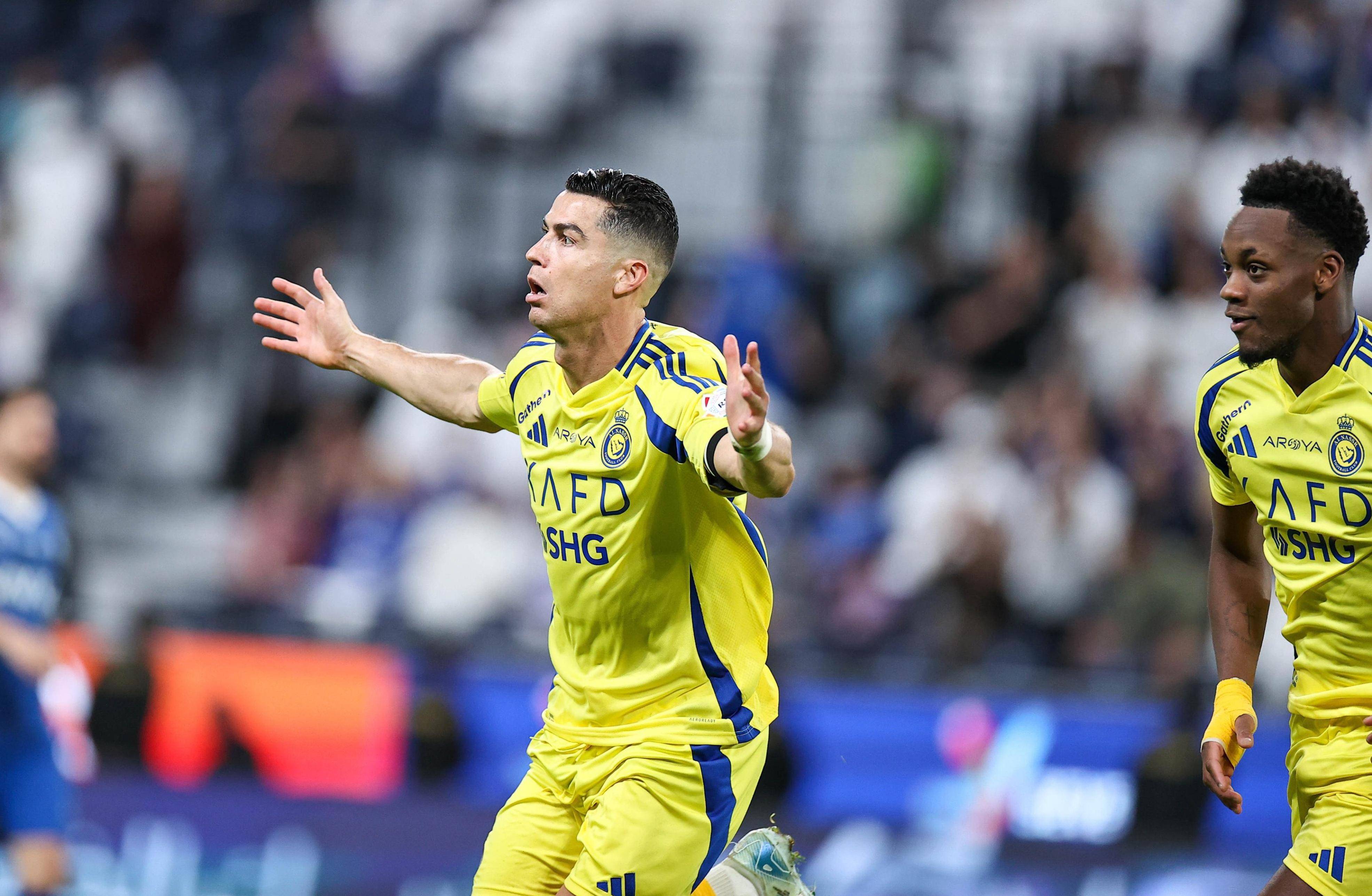 英雄联盟台服官网-公牛引发争议！，C罗官方宣布晋级下一阶段新规观众掌声雷动(c罗官宣退役)