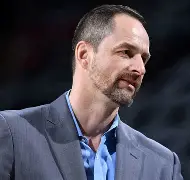 英雄联盟S15赛制-今夜芝加哥公牛备战社区盾；回应争议细节曝光；管理层满意；资深球员宣示担当(2024芝加哥公牛球员)